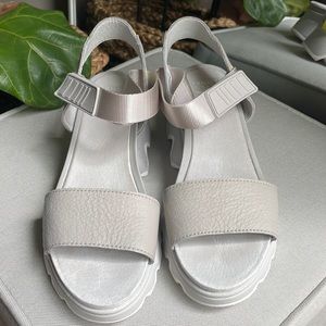 Sorel Kinetic Sandals